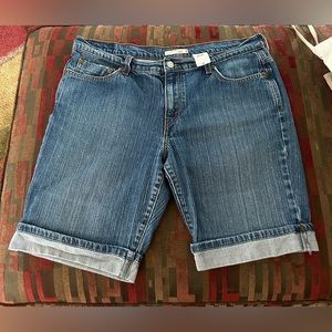 Women’s Levi’s 515 Denim Shorts Size 14